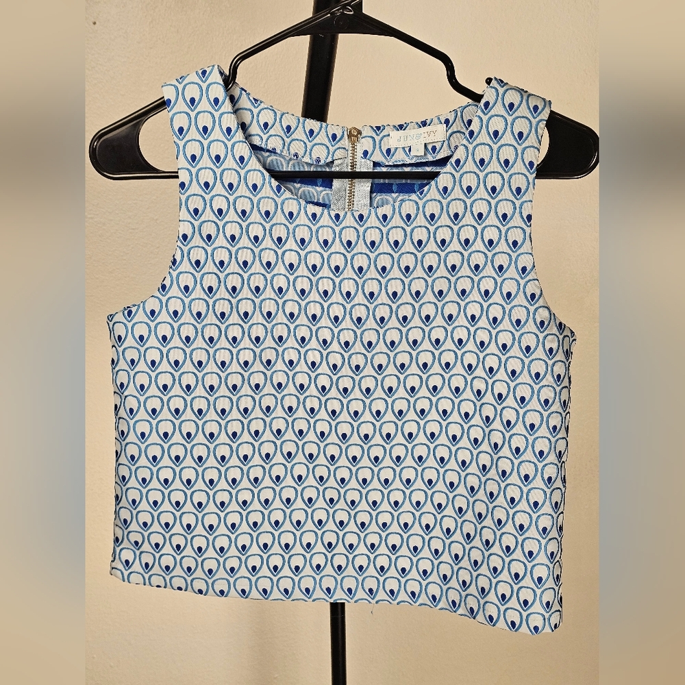 Jun and ivy top